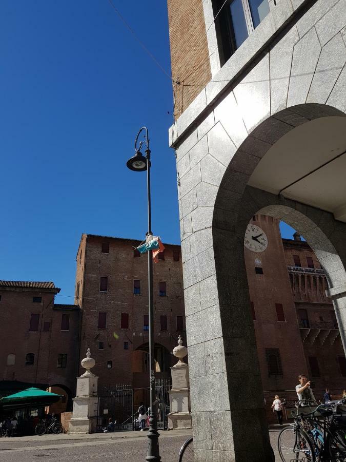 Ferienwohnung A Due Passi Dal Castello Ferrara Exterior foto